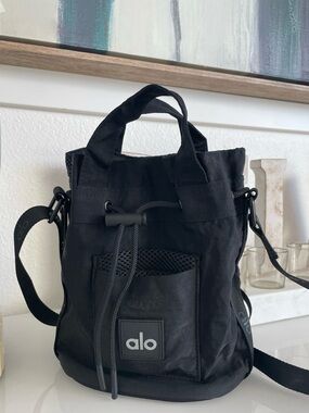 ALO Yoga Black Convertible Messenger Tote Bag